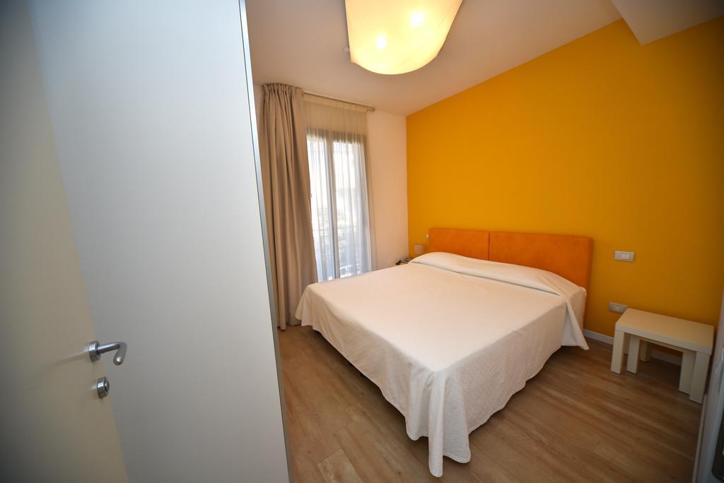 Sound Suite Hotel Riccione Chambre photo